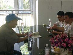 我廠受青島某廠邀請洽談管件內(nèi)部清理噴丸機采購